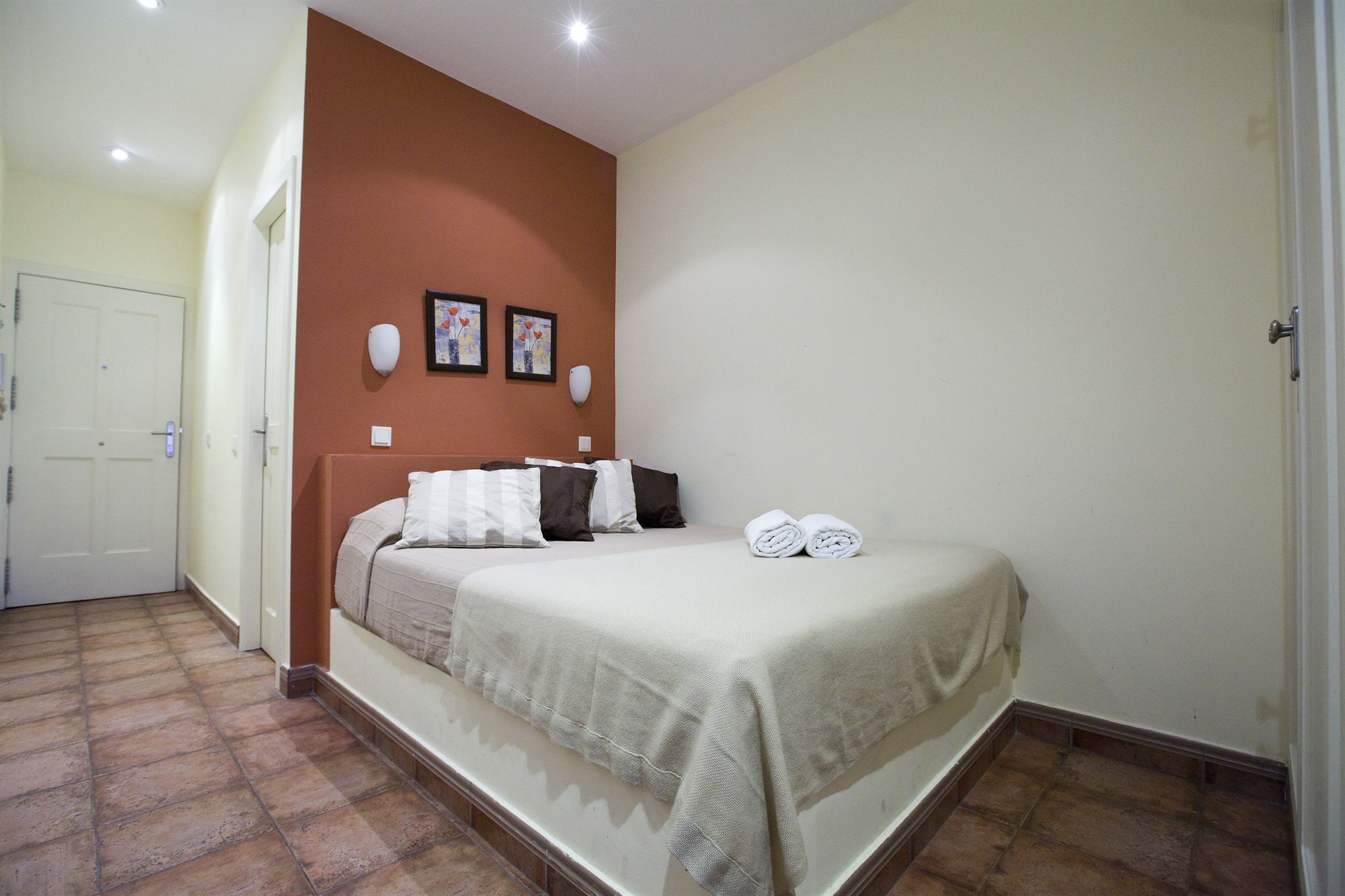 Apartamento Tirso De Molina Madrid Eksteriør billede